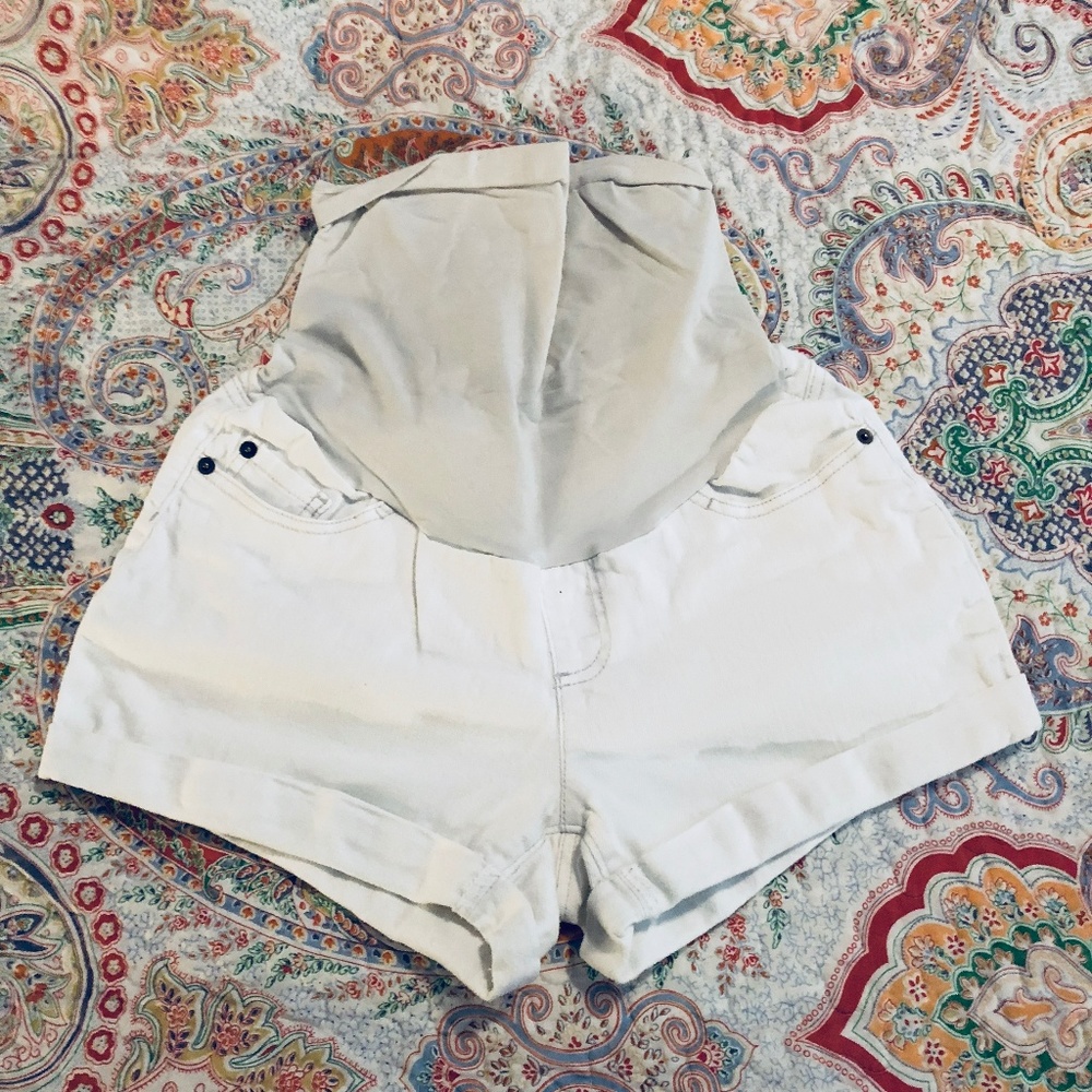 Belly Roll Hem Maternity Shorts